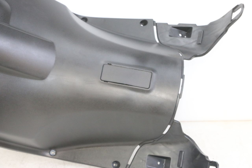 photo de TAPA FRONTAL INTERIOR SYM FIDDLE 2 S 125 (2012 - 2014) - Detalles de los puntos de fijación