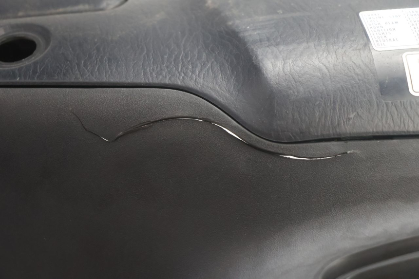 photo de TAPA FRONTAL INTERIOR HONDA FJS SILVER WING SILVERWING 400 (2005 - 2008) - Zoom estado de uso