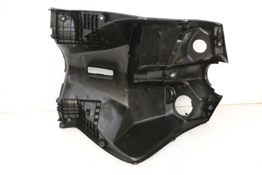 photo de TAPA FRONTAL INTERIOR MBK FLAME X 125 (2007 - 2016) - Detalles de los puntos de fijación