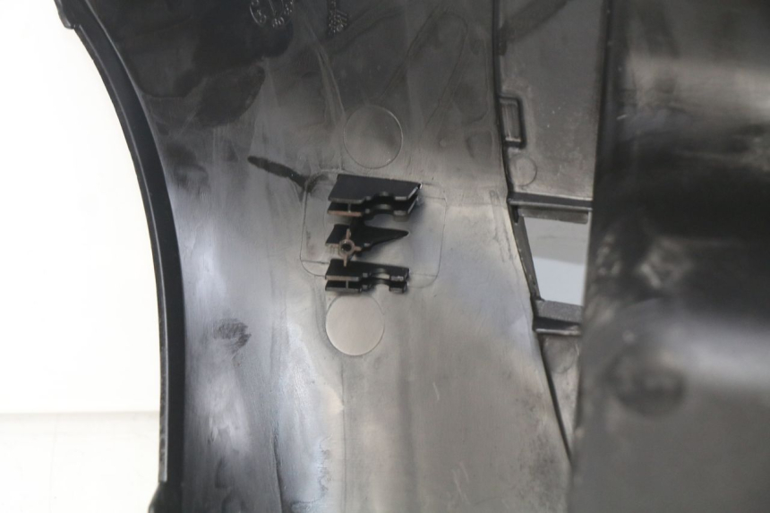 photo de PANEL INTERIOR PIAGGIO FLY 2T 50 (2004 - 2017) - Detalles de los puntos de fijación