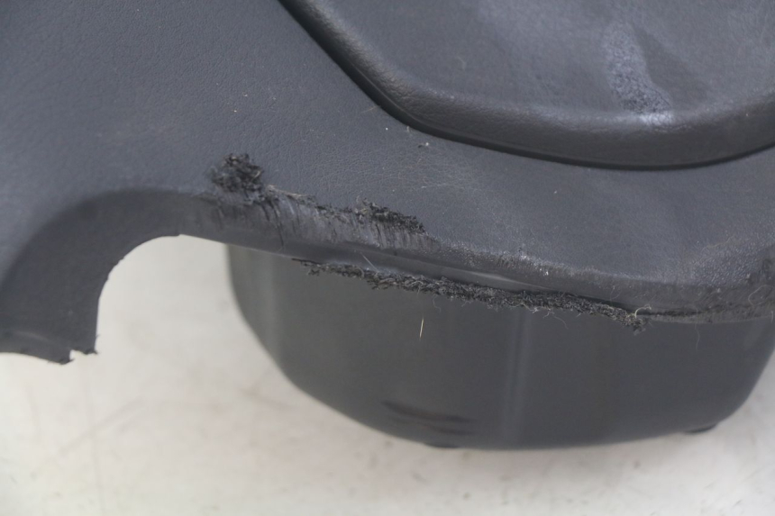 photo de PANEL INTERIOR PIAGGIO FLY 2T 50 (2004 - 2017) - Estado de la superficie y material