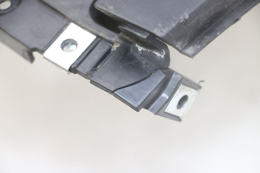 photo de TAPA FRONTAL INTERIOR HONDA FORZA ABS 300 (2013 - 2017) - Zoom estado de uso