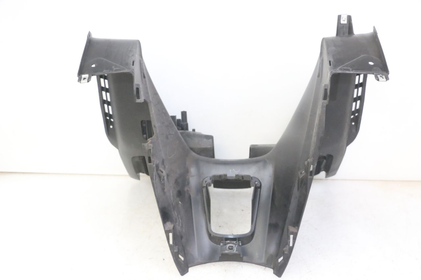 photo de TAPA FRONTAL INTERIOR HONDA FORZA ABS 300 (2013 - 2017) - Detalles de los puntos de fijación