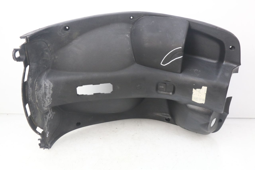 photo de TAPA FRONTAL INTERIOR SACHS FY125T FY T 125 (2007 - 2011) - Detalles de los puntos de fijación