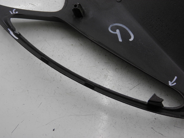 photo de TAPA FRONTAL INTERIOR HONDA SH 125 (2005 - 2008) - Detalle de la pieza