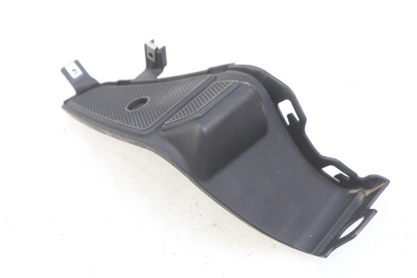 photo de PANEL INTERIOR IZQUIERDO GILERA RUNNER SP 50 (2009 - 2017) - Primer plano técnico