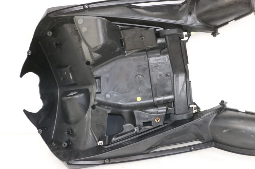 photo de TAPA FRONTAL INTERIOR PEUGEOT GEOPOLIS RS 125 (2007 - 2009) - Detalle de la pieza