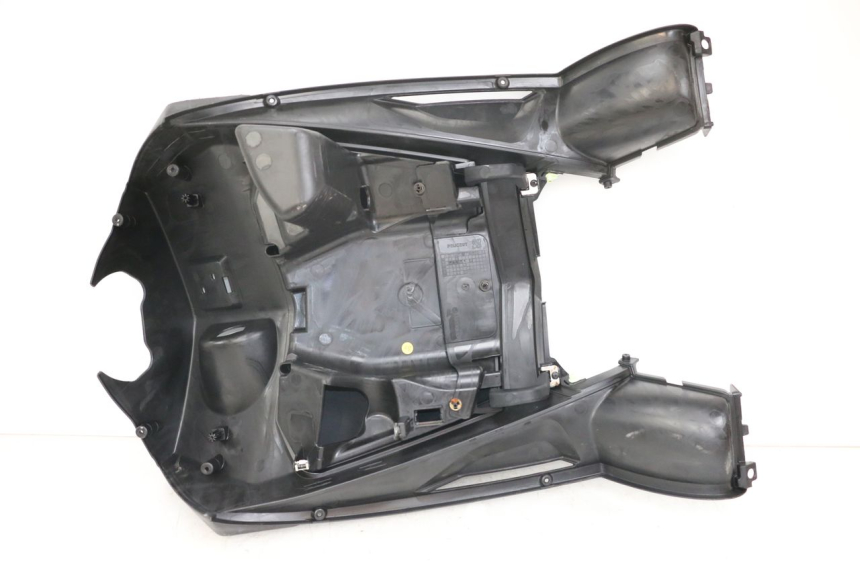 photo de TAPA FRONTAL INTERIOR PEUGEOT GEOPOLIS RS 125 (2007 - 2009) - Primer plano técnico
