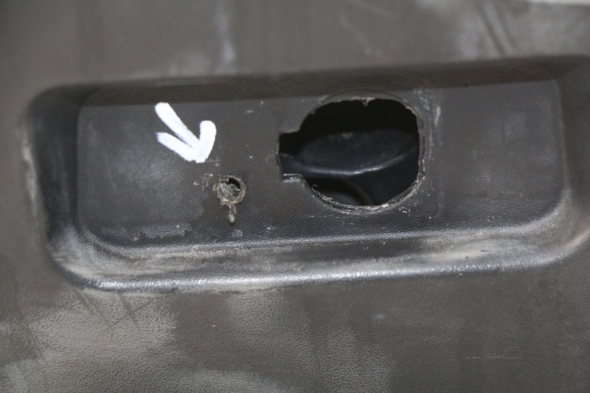 photo de TAPA FRONTAL INTERIOR SYM GTS EVO 125 (2009 - 2013) - Estado de la superficie y material