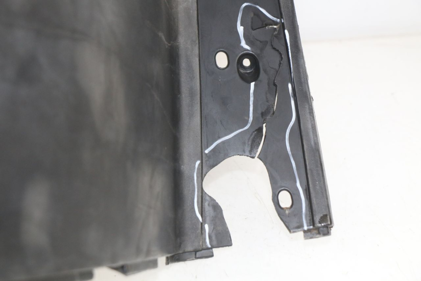 photo de TAPA FRONTAL INTERIOR SYM GTS EVO 125 (2009 - 2013) - Marcados y referencias originales