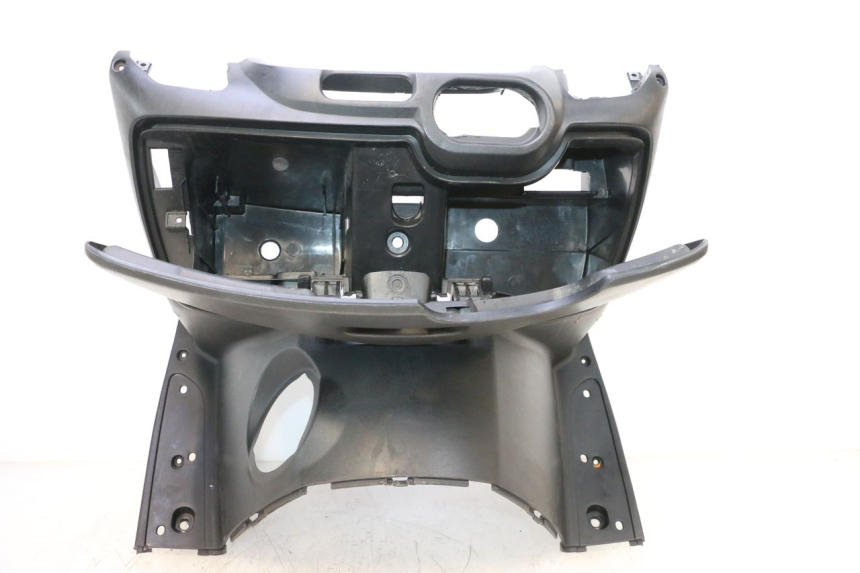 photo de TAPA FRONTAL INTERIOR SYM GTS EVO 125 (2009 - 2013) - Detalle de la pieza