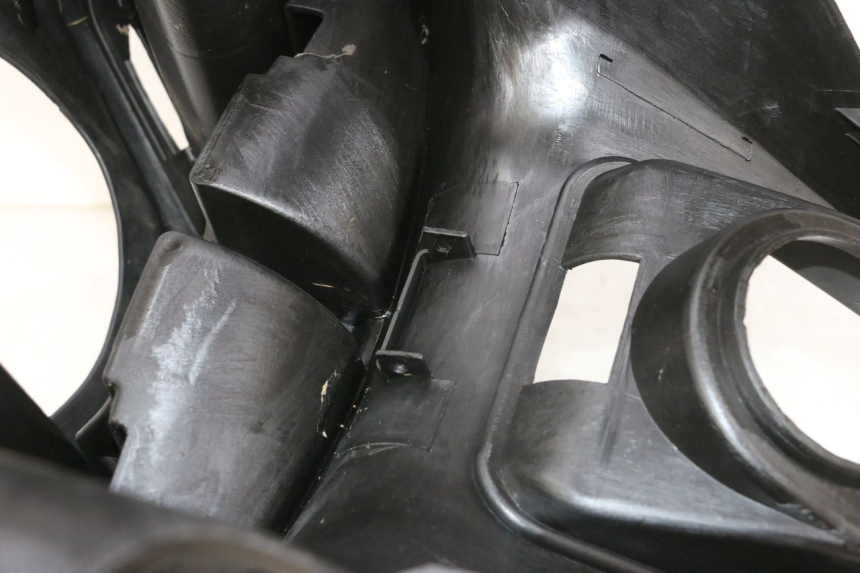 photo de TAPA FRONTAL INTERIOR JM MOTORS GTS 125 (2015 - 2019) - Detalle de la pieza