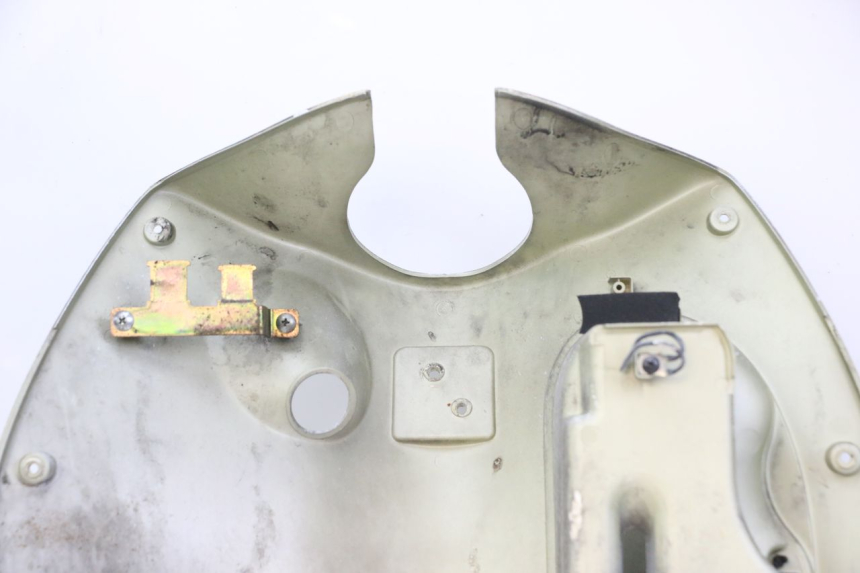 photo de TAPA FRONTAL INTERIOR HONDA NES AROBASE 125 (2000 - 2003) - Detalles de los puntos de fijación