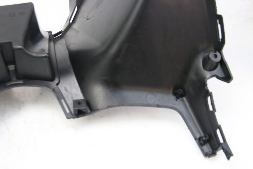 photo de TABLERO INTERIOR INFERIOR KYMCO DOWNTOWN ABS 125 (2015 - 2017) - Detalle de la pieza