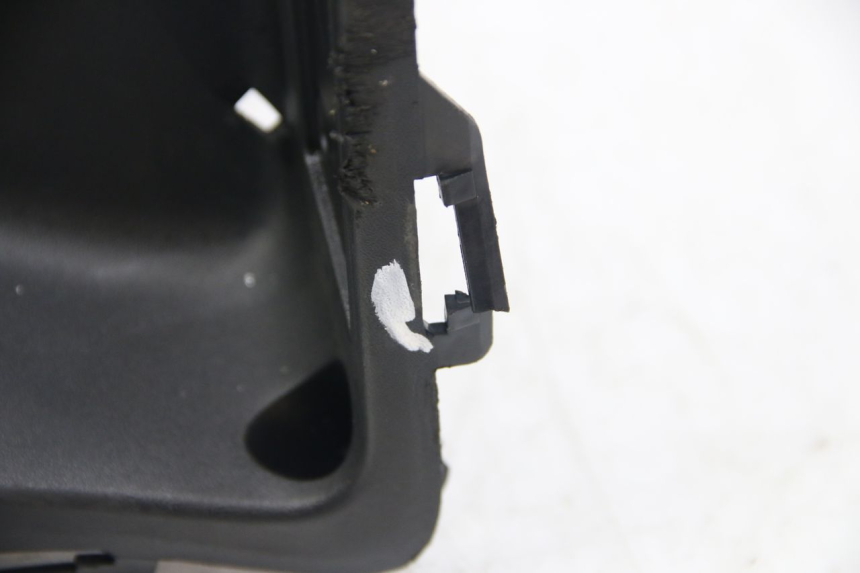 photo de TABLERO INTERIOR INFERIOR KYMCO DOWNTOWN ABS 125 (2015 - 2017) - Zoom sobre los componentes