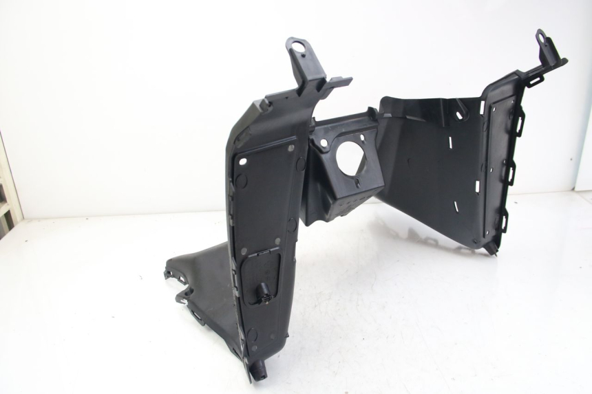 photo de TABLERO INTERIOR INFERIOR KYMCO DOWNTOWN ABS 125 (2015 - 2017) - Estado de la superficie y material