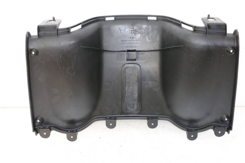 photo de TAPA FRONTAL BAJO KYMCO PEOPLE S 125 (2000 - 2008) - Detalle de la pieza