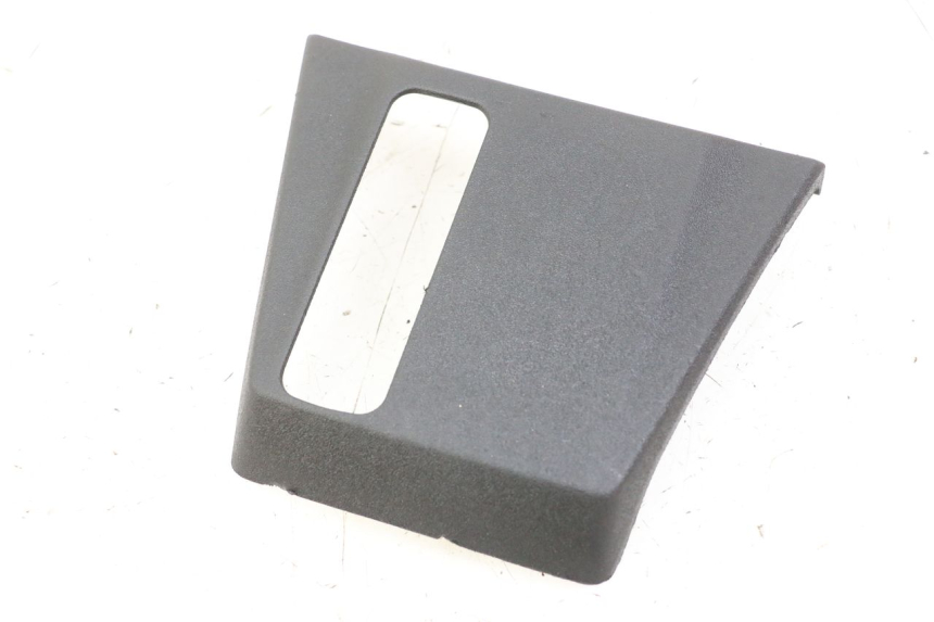 photo de TAPA FRONTAL BAJO PIAGGIO MP3 500 (2014 - 2017) - Vista principal