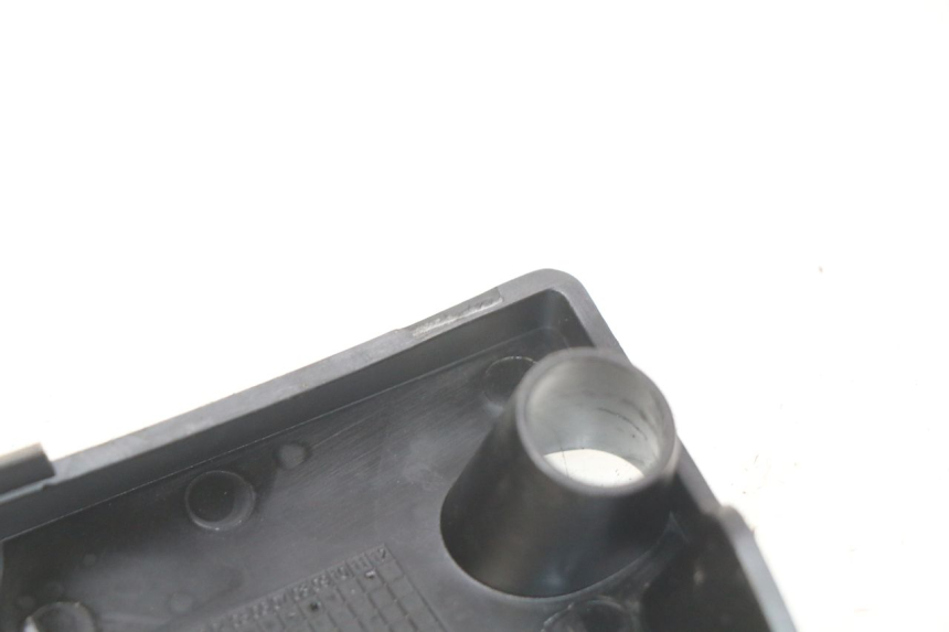 photo de PANEL INTERIOR INFERIOR PIAGGIO VESPA PRIMAVERA 2T 50 (2013 - 2018) - Otra perspectiva