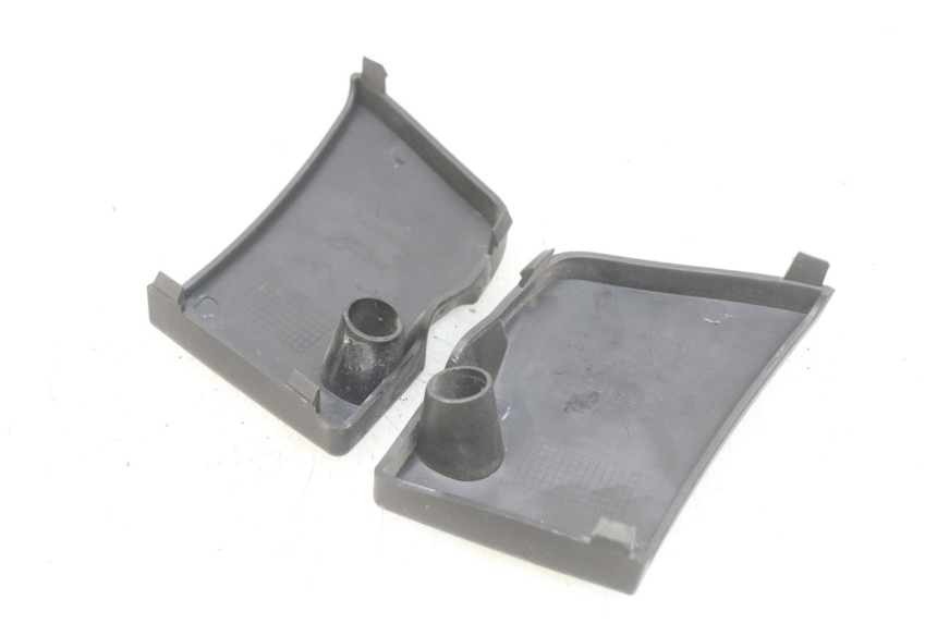 photo de PANEL INTERIOR INFERIOR PIAGGIO VESPA PRIMAVERA 2T 50 (2013 - 2018) - Primer plano técnico