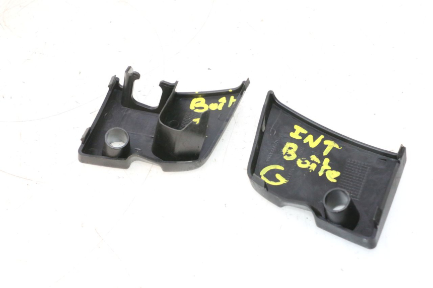 photo de PANEL INTERIOR INFERIOR PIAGGIO VESPA PRIMAVERA 2T 50 (2013 - 2018) - Zoom estado de uso