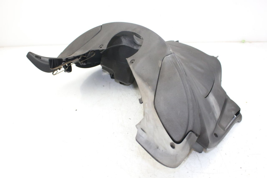 photo de TABLERO INTERIOR INFERIOR PIAGGIO X9 EVOLUTION 250 (2003 - 2007) - Primer plano técnico