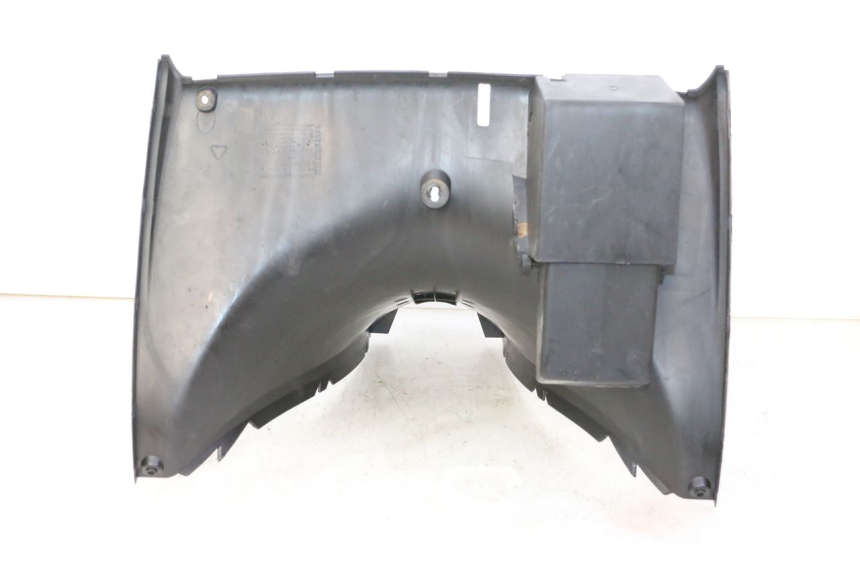 photo de TAPA FRONTAL BAJO YAMAHA YP MAJESTY 125 (2007 - 2010) - Primer plano técnico