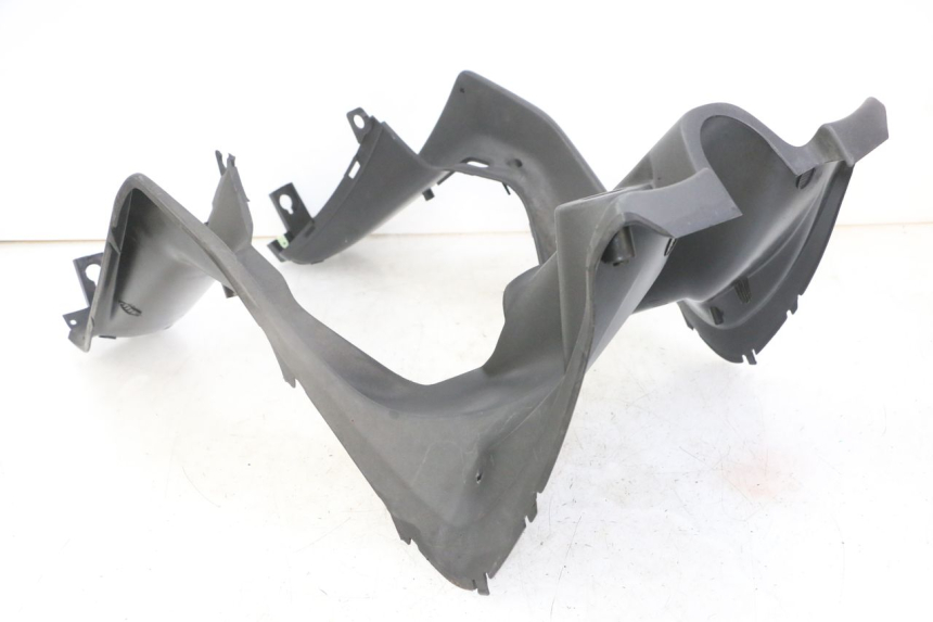 photo de TAPA FRONTAL INTERIOR PEUGEOT JET FORCE CARBU 50 (2003 - 2016) - Primer plano de alta resolución