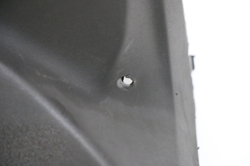 photo de TAPA FRONTAL INTERIOR PEUGEOT JET FORCE CARBU 50 (2003 - 2016) - Enfoque en la estructura