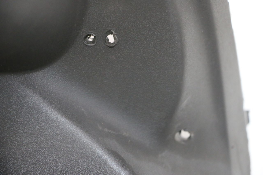 photo de TAPA FRONTAL INTERIOR PEUGEOT JET FORCE CARBU 50 (2003 - 2016) - Ángulo de visión alternativo