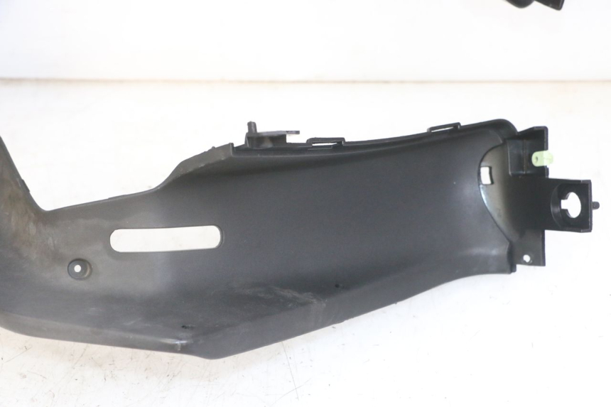 photo de TAPA FRONTAL INTERIOR PEUGEOT JET FORCE CARBU 50 (2003 - 2016) - Detalle de la pieza