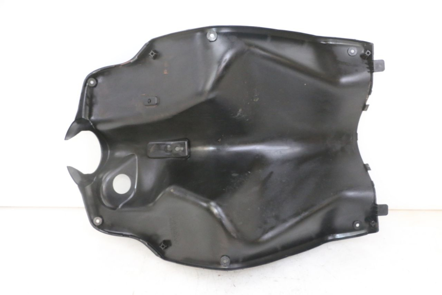 photo de TAPA FRONTAL INTERIOR YAMAHA JOG R 50 (2004 - 2014) - Primer plano técnico