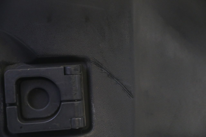 photo de PANEL INTERIOR PEUGEOT KISBEE 4T 50 (2018 - 2022) - Detalles de los puntos de fijación