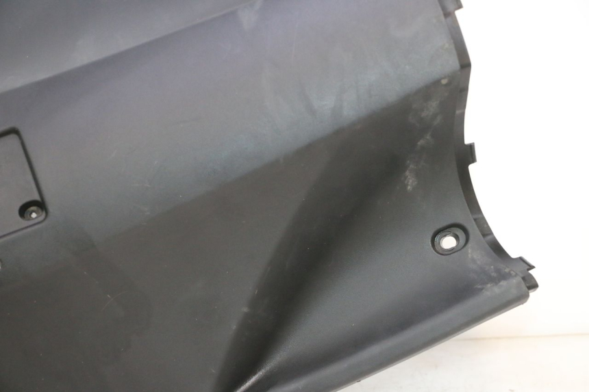 photo de TAPA FRONTAL INTERIOR PEUGEOT KISBEE 4T 50 (2023 - 2026) - Enfoque en la estructura
