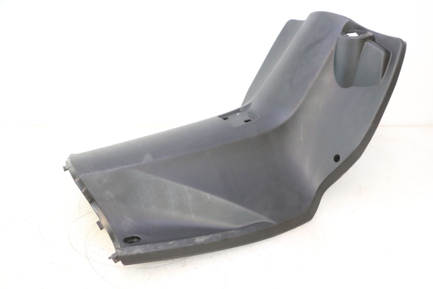 photo de TAPA FRONTAL INTERIOR PEUGEOT KISBEE 4T 50 (2023 - 2026) - Detalles de los puntos de fijación