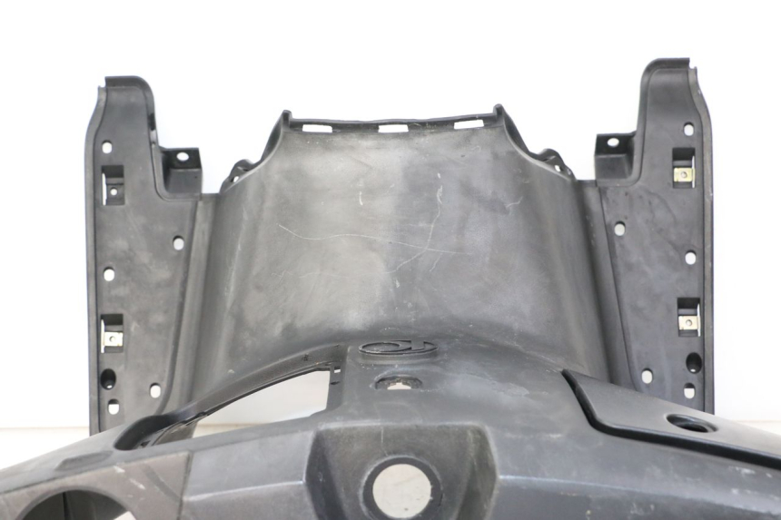 photo de TAPA FRONTAL INTERIOR KYMCO XCITING 500 (2007 - 2010) - Características distintivas