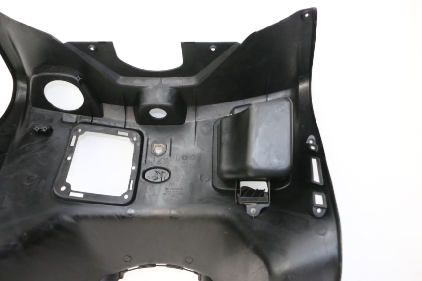 photo de TAPA FRONTAL INTERIOR KYMCO XCITING 500 (2007 - 2010) - Zoom estado de uso
