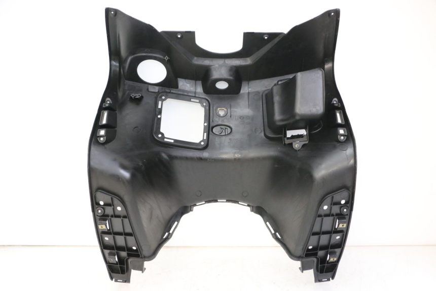 photo de TAPA FRONTAL INTERIOR KYMCO XCITING 500 (2007 - 2010) - Primer plano técnico