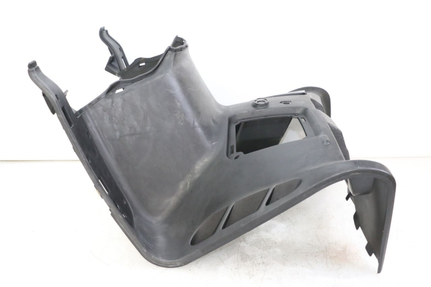 photo de TAPA FRONTAL INTERIOR KYMCO XCITING 500 (2007 - 2010) - Detalles de los puntos de fijación