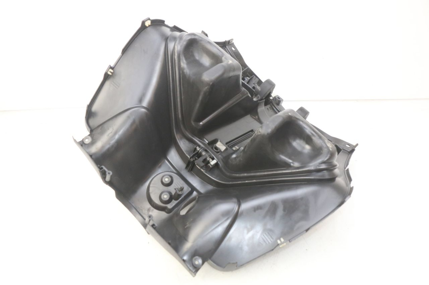 photo de TAPA FRONTAL INTERIOR PIAGGIO LIBERTY IGET 4T 50 (2015 - 2020) - Características distintivas