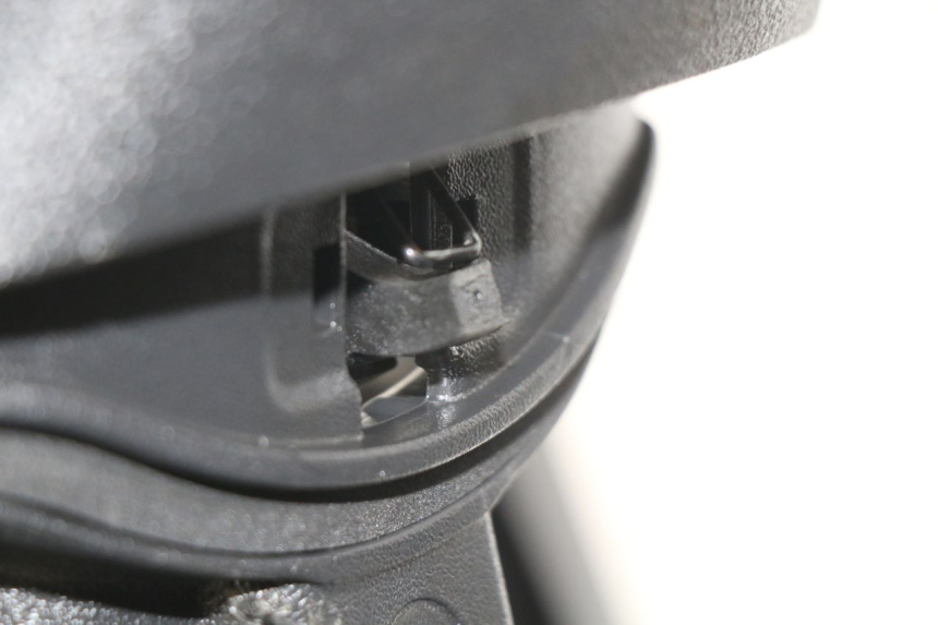 photo de TAPA FRONTAL INTERIOR PIAGGIO LIBERTY IGET 4T 50 (2015 - 2020) - Zoom estado de uso