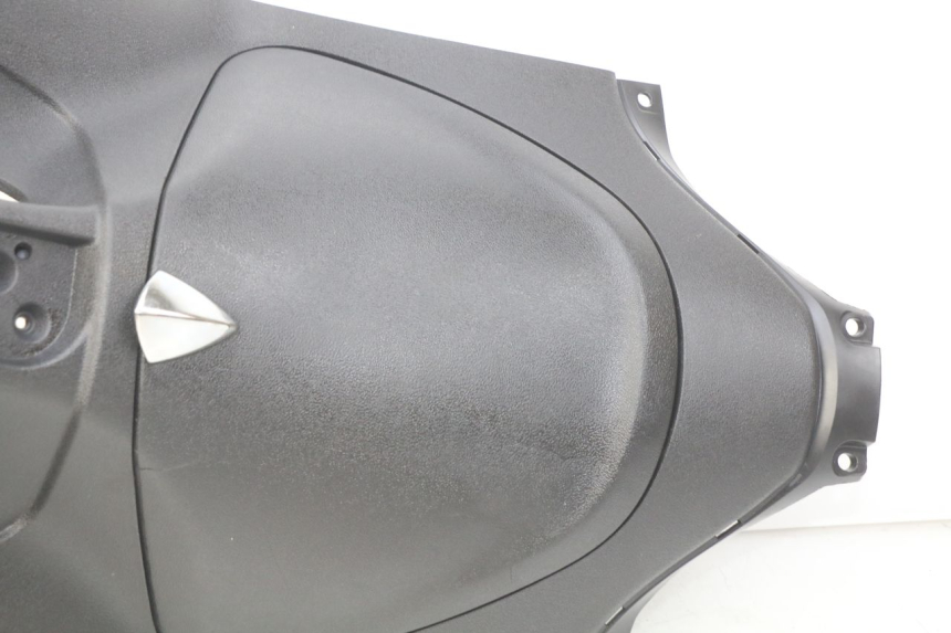 photo de TAPA FRONTAL INTERIOR PIAGGIO LIBERTY IGET 4T 50 (2015 - 2020) - Detalles de los puntos de fijación