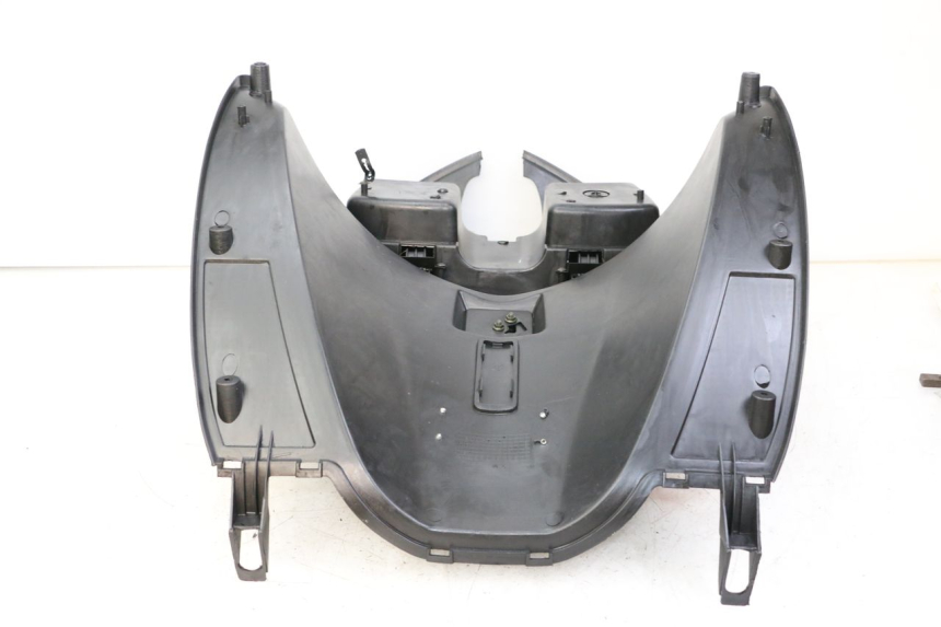 photo de TAPA FRONTAL INTERIOR LONGJIA SHARPY 125 (2020 - 2024) - Otra perspectiva