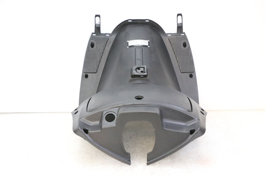 photo de TAPA FRONTAL INTERIOR LONGJIA SHARPY 125 (2020 - 2024) - Estado de la superficie y material