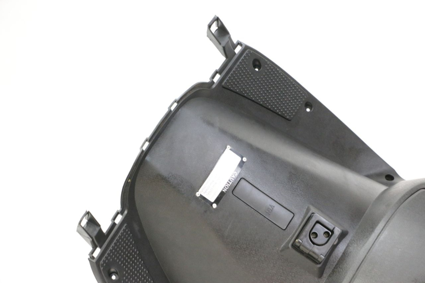 photo de TAPA FRONTAL INTERIOR LONGJIA SHARPY 125 (2020 - 2024) - Marcados y referencias originales