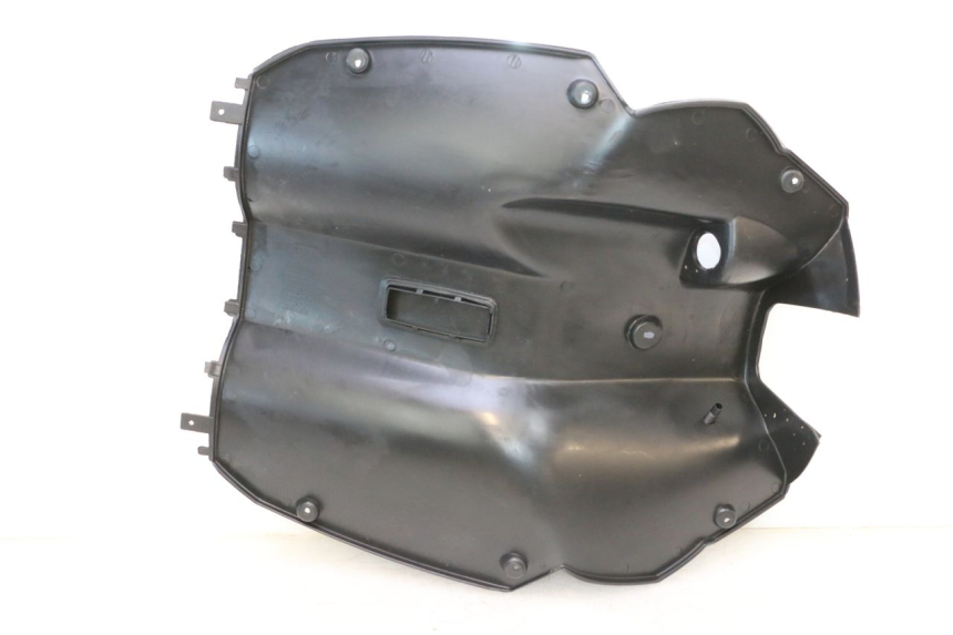 photo de TAPA FRONTAL INTERIOR KEEWAY MATRIX RX9 125 (2006 - 2007) - Detalles de los puntos de fijación