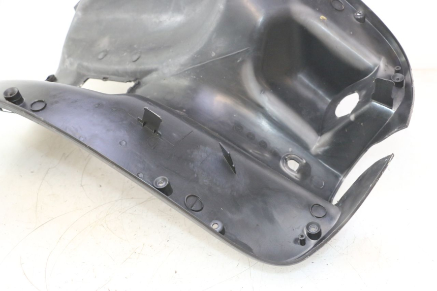 photo de TAPA FRONTAL INTERIOR SYM MIO 50 (2005 - 2010) - Primer plano técnico