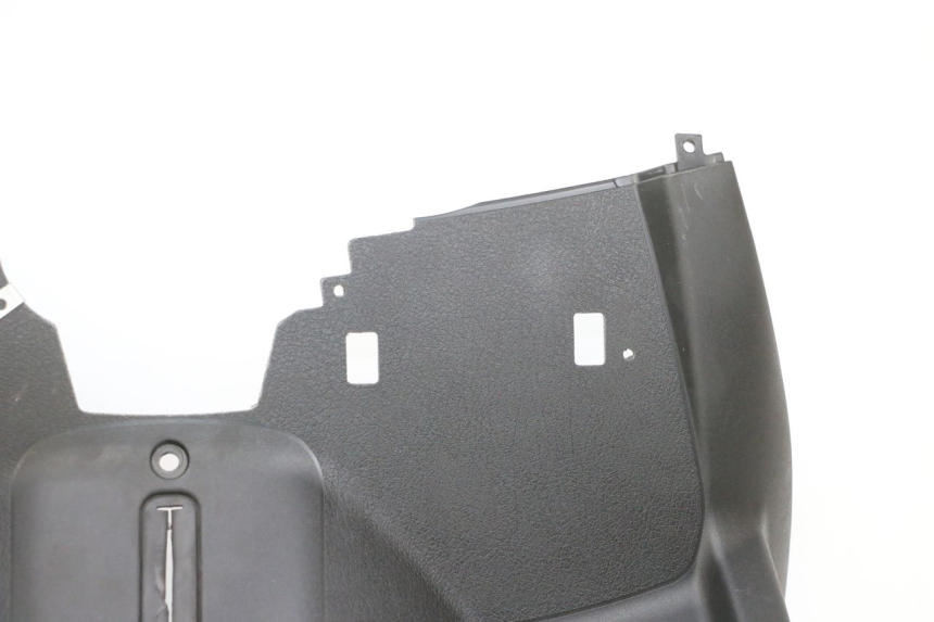 photo de TAPA FRONTAL INTERIOR PIAGGIO MP3 500 (2016 - 2018) - Perfil de la pieza de repuesto