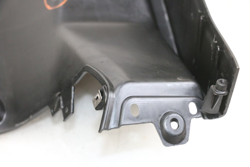 photo de TAPA FRONTAL INTERIOR PIAGGIO MP3 500 (2016 - 2018) - Zoom estado de uso