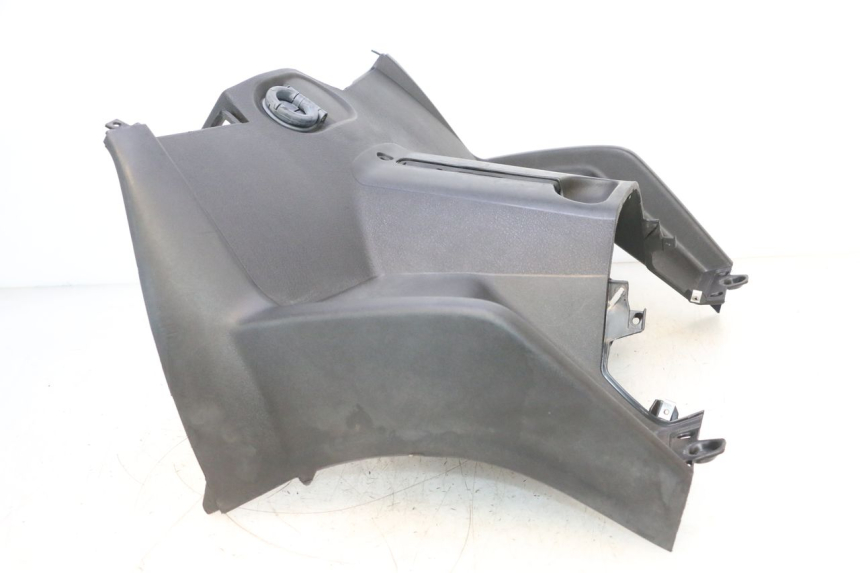 photo de TAPA FRONTAL INTERIOR PIAGGIO MP3 RL 250 (2006 - 2010) - Características distintivas